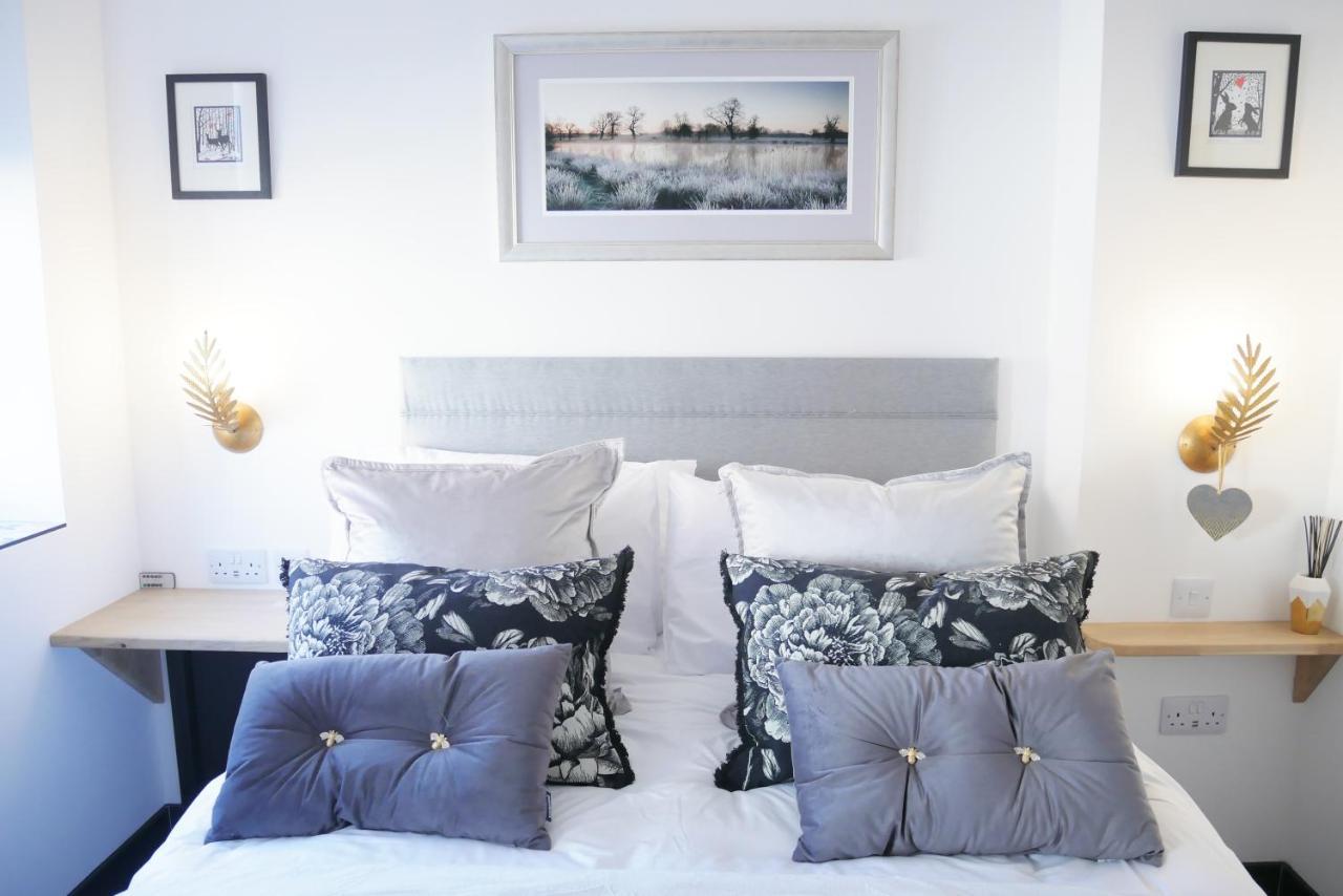 One Bedroom Luxury Ground Floor Apartment With Parking In Heart Holt Holt  Luaran gambar