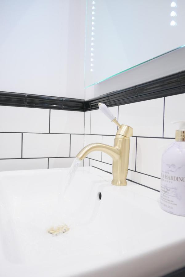 One Bedroom Luxury Ground Floor Apartment With Parking In Heart Holt Holt  Luaran gambar